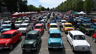 Más de 600 "Fititos" realizaron una caravana en busca de cumplir un récord Guinness