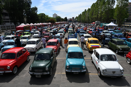 06-11-2023_mas_de_600_autos_fiat (4).jpg