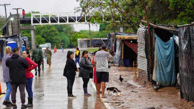 Las lluvias complicaron el escenario y hubo nuevas evacuaciones