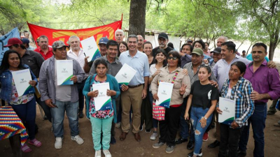 Capitanich entregó títulos de propiedad comunitaria para 53 familias indígenas