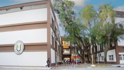 Milei propone que las universidades públicas cobren aranceles a los extranjeros