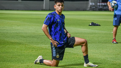 El chaqueño Echeverri y Argentina van por un histórico pase a la final