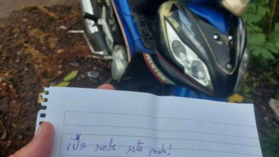 Robó una moto, se arrepintió y la devolvió con una nota