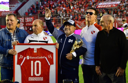 Bochini Pavoni Bertoni Santoro Maradona.jpg