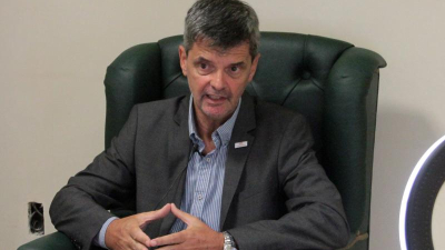 Alejandro Salgado: "Pasamos en tres meses de trabajar a full a una paralización total"