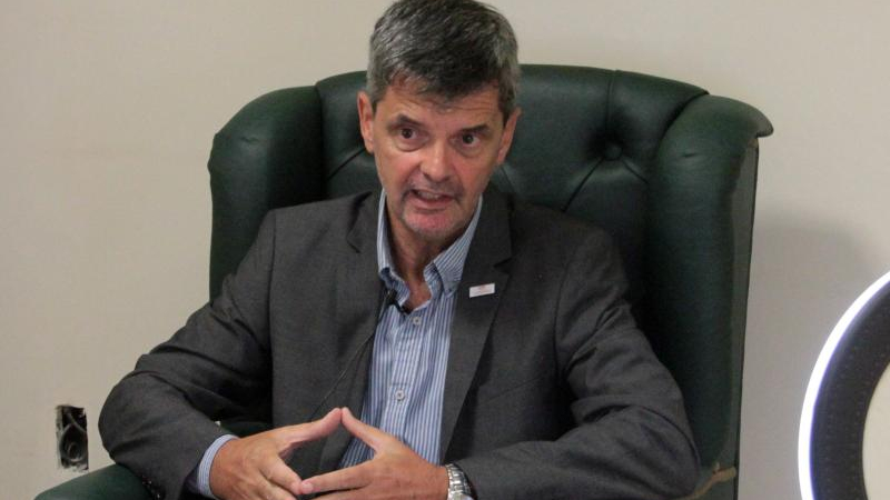 Alejandro Salgado: "Pasamos en tres meses de trabajar a full a una paralización total"