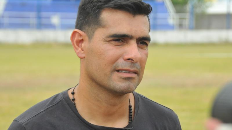 Villa Alvear confirmó el regreso como entrenador de Mario Valenzuela