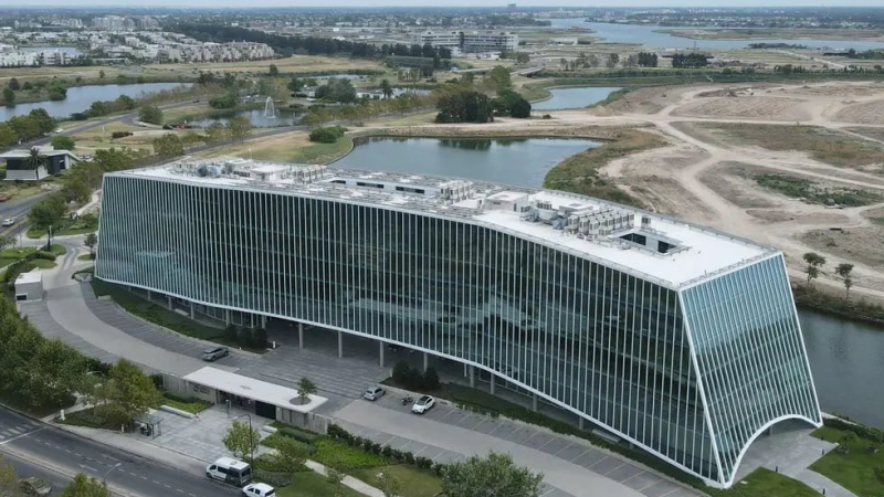 Detectaron en Nordelta un edificio de oficinas de lujo declarado como baldío