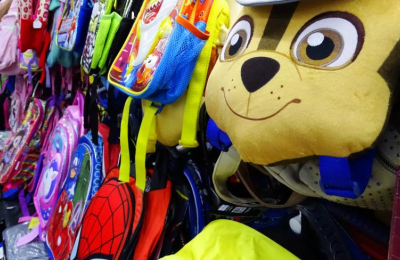 Se buscan mochilas: campañas solidarias para hogares ante el inicio de clases