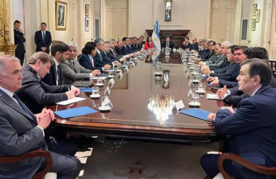 Vencimientos de deuda en dólares suman presión en la relación con los gobernadores
