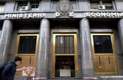 Más reclamos que certezas en la reunión con los ministros de Economía