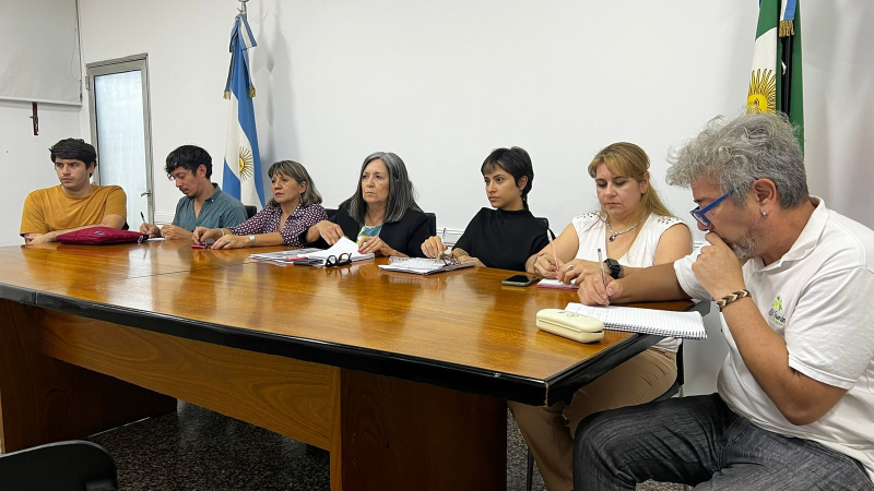 Educación avanza en un programa integral para fortalecer el cooperativismo escolar