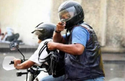 Violenta banda de motociclistas armados asaltó a una pareja en Barranqueras