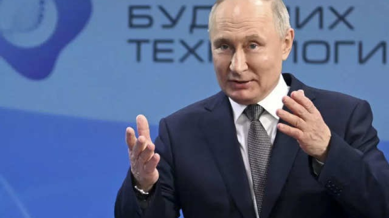 Putin anunció que Rusia fabricará vacunas contra el cáncer