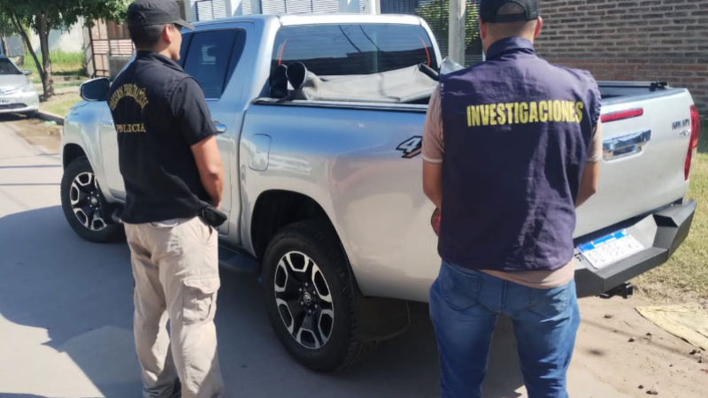 Con cuatro integrantes prófugos, dan con dos vehículos del "Clan Sosa"