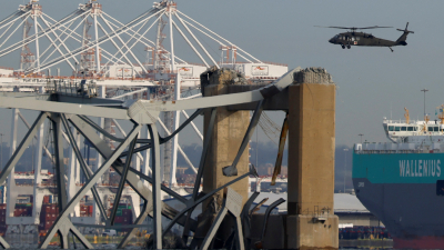 Los rescatistas sacaron a dos sobrevivientes tras la caída de un puente monumental en Baltimore 