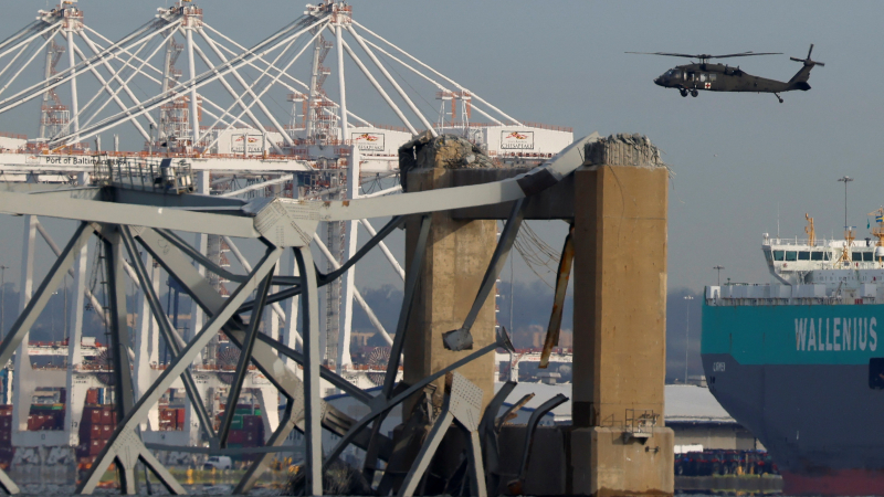 Los rescatistas sacaron a dos sobrevivientes tras la caída de un puente monumental en Baltimore