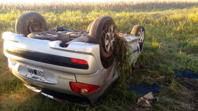 Dejó abandonado a sus dos hijos tras robarse un auto y volcar en Mendoza