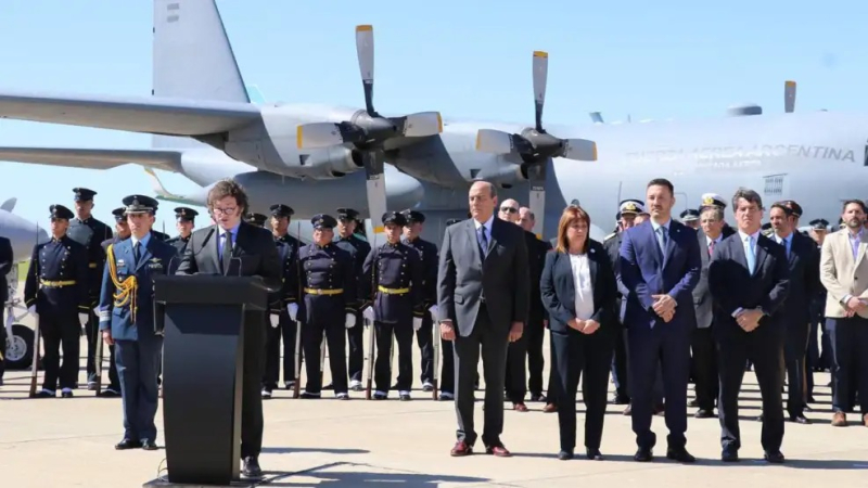 Estados Unidos le donó a la Argentina un avión de transporte Hércules