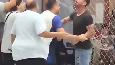 Fue a ver jugar a su hijo e intentó agredir al árbitro