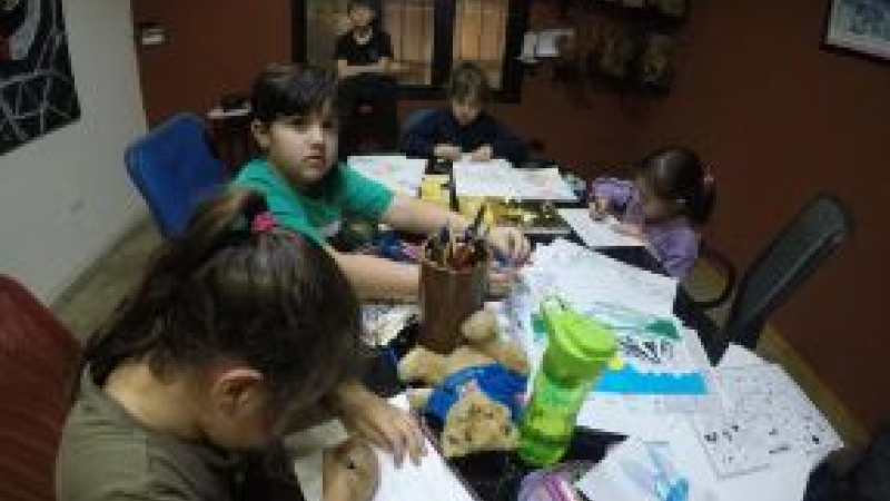 Comienzan dos nuevos talleres en Sala 88: macramé y dibujo