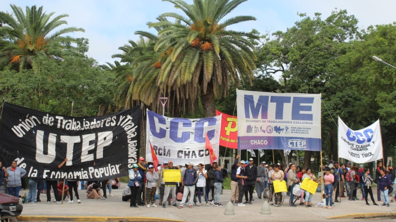 Protestan por asistencia a comedores y en contra de bajas en Renta Mínima