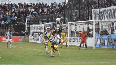 For Ever y Brown no pasaron del 0 en el "Gigante de la Avenida"