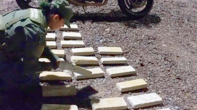 Puente Chaco - Corrientes: madre viajaba con sus dos hijas y transportaba 27 kilos de marihuana