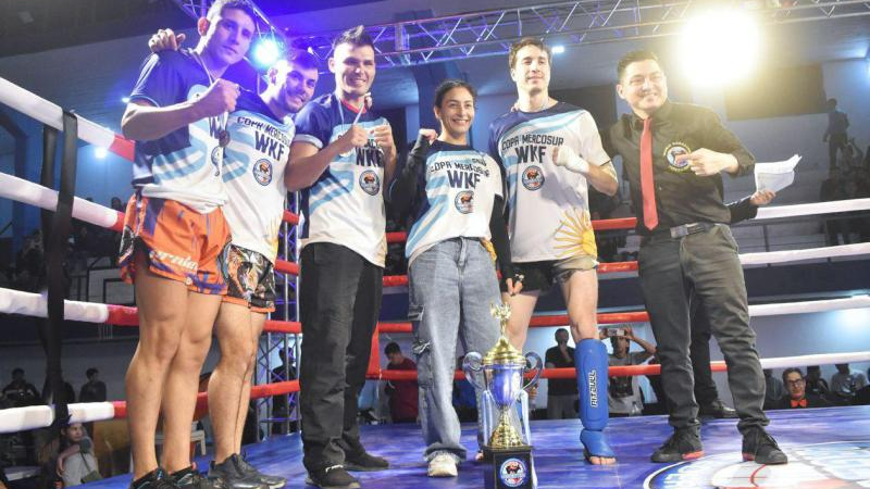 Sáenz Peña vibró con el kick boxing y el regreso de Carlos Salazar