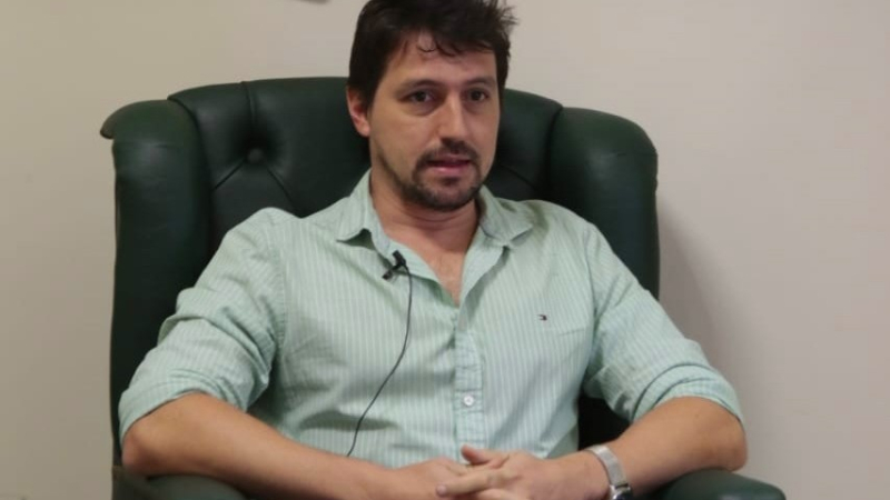 Pese a la caída de la actividad y a costos crecientes, hoteleros y gastronómicos sobreviven a la crisis