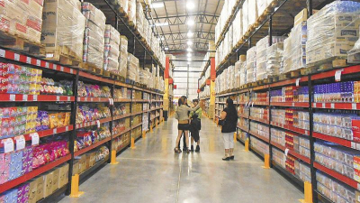 El consumo masivo en el interior del país cayó un escalón más que en el AMBA