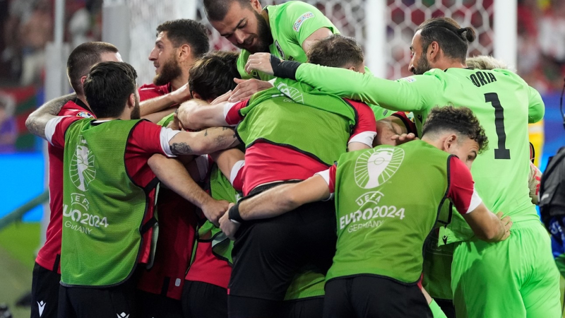 Georgia venció 2-0 a la Portugal de Cristiano y se metió en octavos