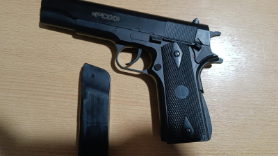 Demoraron a dos adolescentes con un arma de fuego de juguete