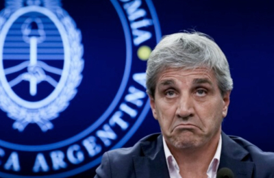Caputo gastó en intervenciones cambiarias más dólares que Massa y que Guzmán