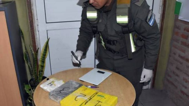 Llevaba más de tres kilos y medio de cocaína entre sus ropas