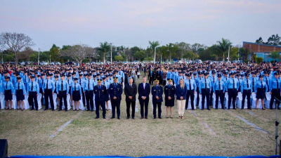 Zdero tomó juramento a los nuevos egresados de la Escuela de Policía