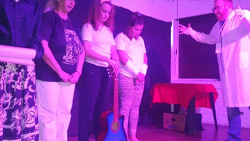 Teatro en la Casa por la Memoria con la obra "Los Autistas"