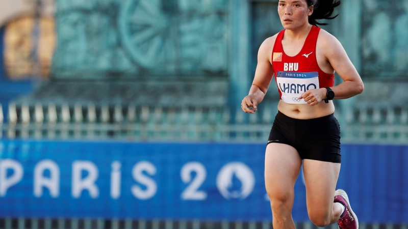 Kinzang Lhamo, la "Moussambani" de París 2024