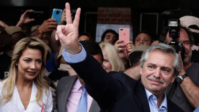 Salieron a la luz chats que probarían que Alberto Fernández le pegó a Fabiola Yañez cuando estaba embarazada