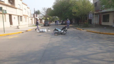 Impactante siniestro vial en Resistencia: dos personas quedaron inconscientes