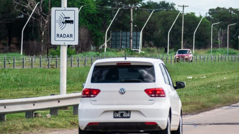 Comienzan a funcionar 24 radares nuevos en las rutas chaqueñas