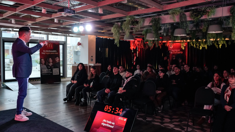 Charlas de Arcos Dorados para motivar a la próxima generación de empleo joven