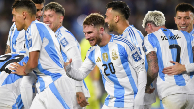 La Selección dio un show y goleó 3-0 a Chile en El Monumental
