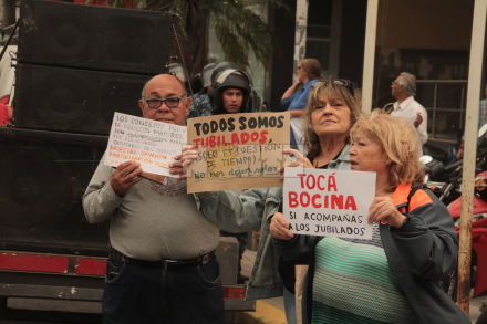 Jubilados marcha 1.JPG
