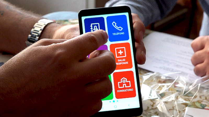 Promueven la salud en personas de la tercera edad mediante el uso consciente de dispositivos móviles