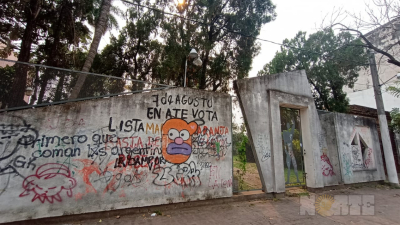 Preocupación de vecinos por el predio abandonado de un colegio profesional