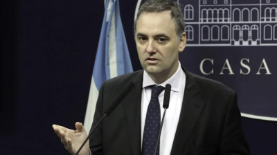 Milei se dispone a privatizar Aerolíneas Argentinas mediante un decreto