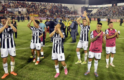 For Ever logró conservar la categoría tras el empate de Brown de Adrogué