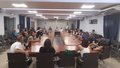 Llamado a la unidad peronista y al "respeto mutuo en este tiempo de decisiones importantes"