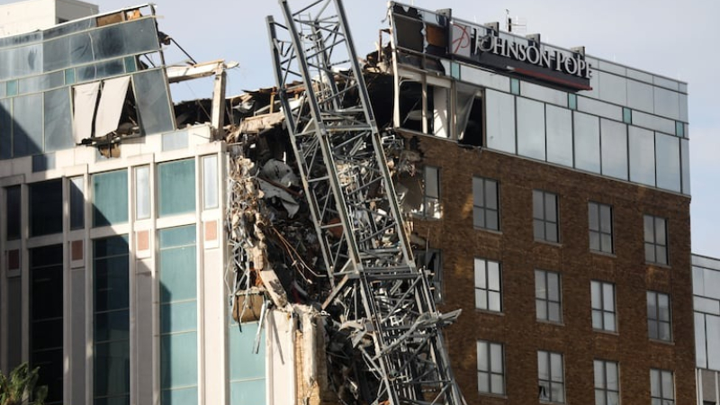 Hay al menos 10 muertos y 80.000 evacuados tras el paso del huracán Milton